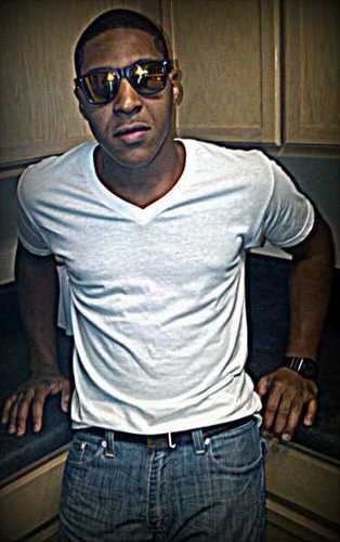 JohnnyPGetItDon's profile picture. #teamjesuschrist #teamfollowback #teambrownskin #teamtatted #teamaggies #teamceltics. #teamchillennMane #teamskins