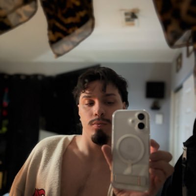 luv4jayswrld's profile picture. Escape the ordinary