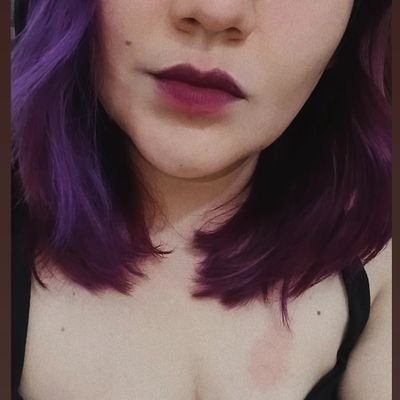 VaniDust_'s profile picture. Heart made of glass, my mind of stone. ✨