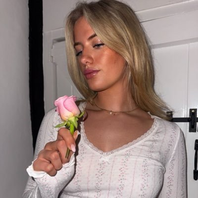 Micd_up_Issy's profile picture. 2️⃣5️⃣- Probably seen me with a🎙️on treating footballers - over 600,000 followers on Insta ✨ #SaintsFC ⚽️✨ @HerGameToo