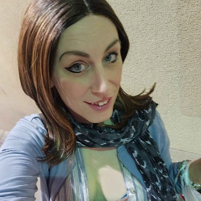 CommieDGurl's profile picture. GOLD STAR DEFENDER OF BISEXUALS AND TRANS GAYS AND LESBIANS
I follow people back on my alt: @CommieDG