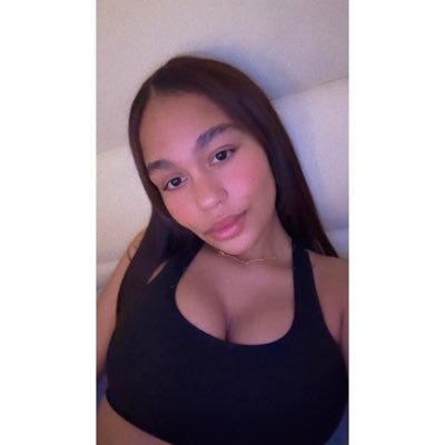 vliaa__'s profile picture. 