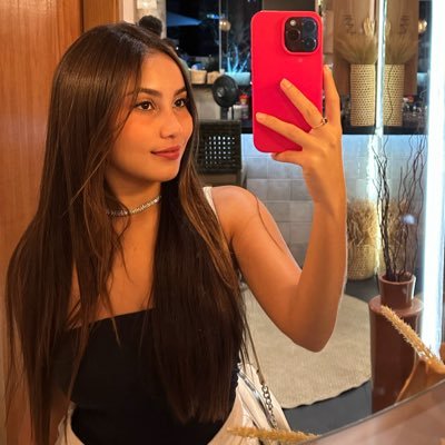 aline_tassiana's profile picture. 