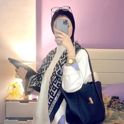 mmmmzxe1's profile picture. تحدث عن كل ما يؤرقك ويعبُث بقلبك الصغير .. @mmmmzxe