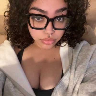 bubblyqueefs's profile picture. blessed & beautiful :P the diary of @CelyCreamalot