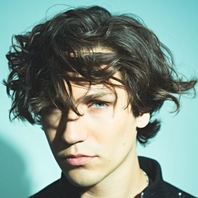 xhuddy's profile picture. 