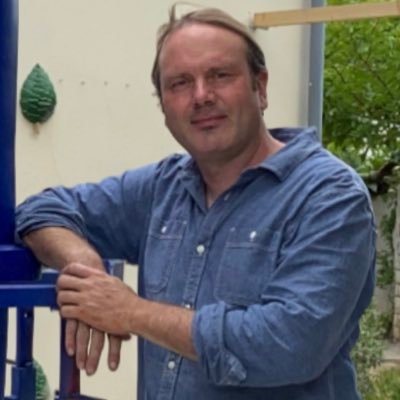 juliengudea's profile picture. Des sculptures silhouettes, des Totems géants en couleur pour des promoteurs, sièges d’entreprises.