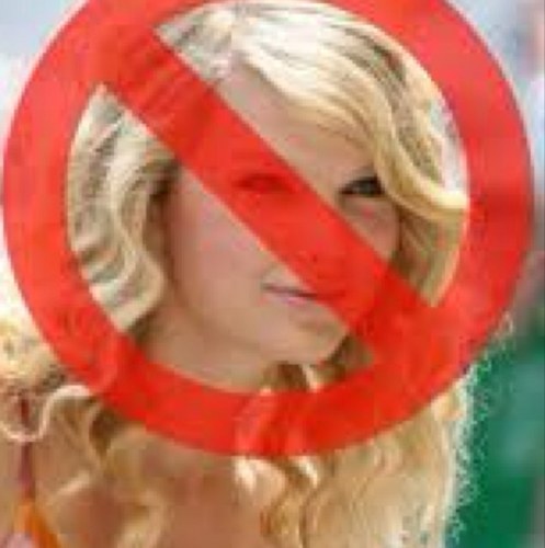 i hate taylor swift. plain and simple.