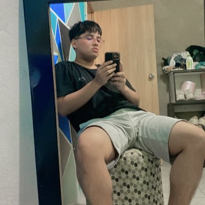 Santiag21678752's profile picture. +593