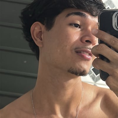 fdpoyakeros's profile picture. Vivo no estoicismo não fode viado