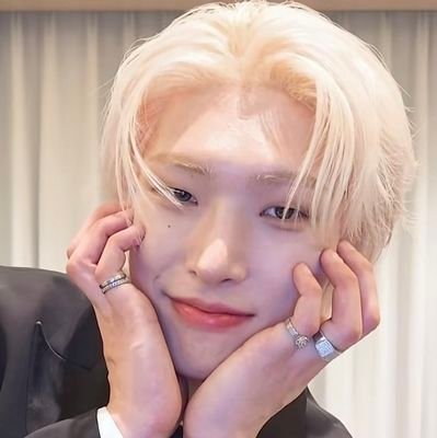 FluerdeJany's profile picture. Pensa que tem algo criativo aqui