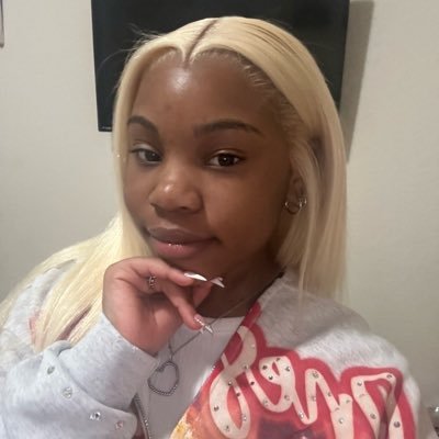 itsnyabtw's profile picture. #one of a kind.