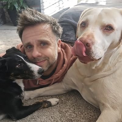 CraigLUFC77's profile picture. #Lufc,   superstar with typos #lufc N10 season ticket. lover of dogs, Leeds and Worcester sauce crisps. Yorkshire lad with Labrador and Collie.