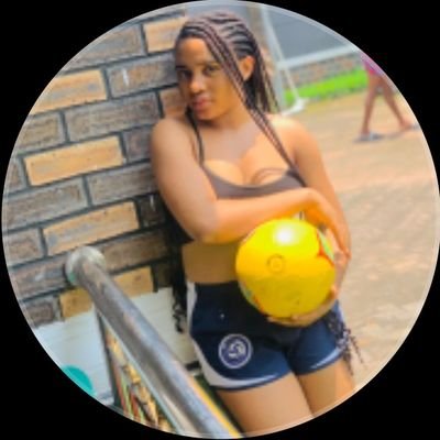 chinnykush042's profile picture. GOD first, 
Footballer, sportswoman. Chelsea and Madrid fan💙🤍