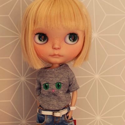 isoynn's profile picture. ︎