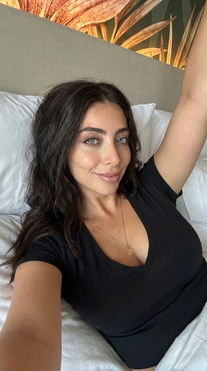 AlfrediaTe76853's profile picture. mentally still in myy pajamas, DM mee if youre comfy too