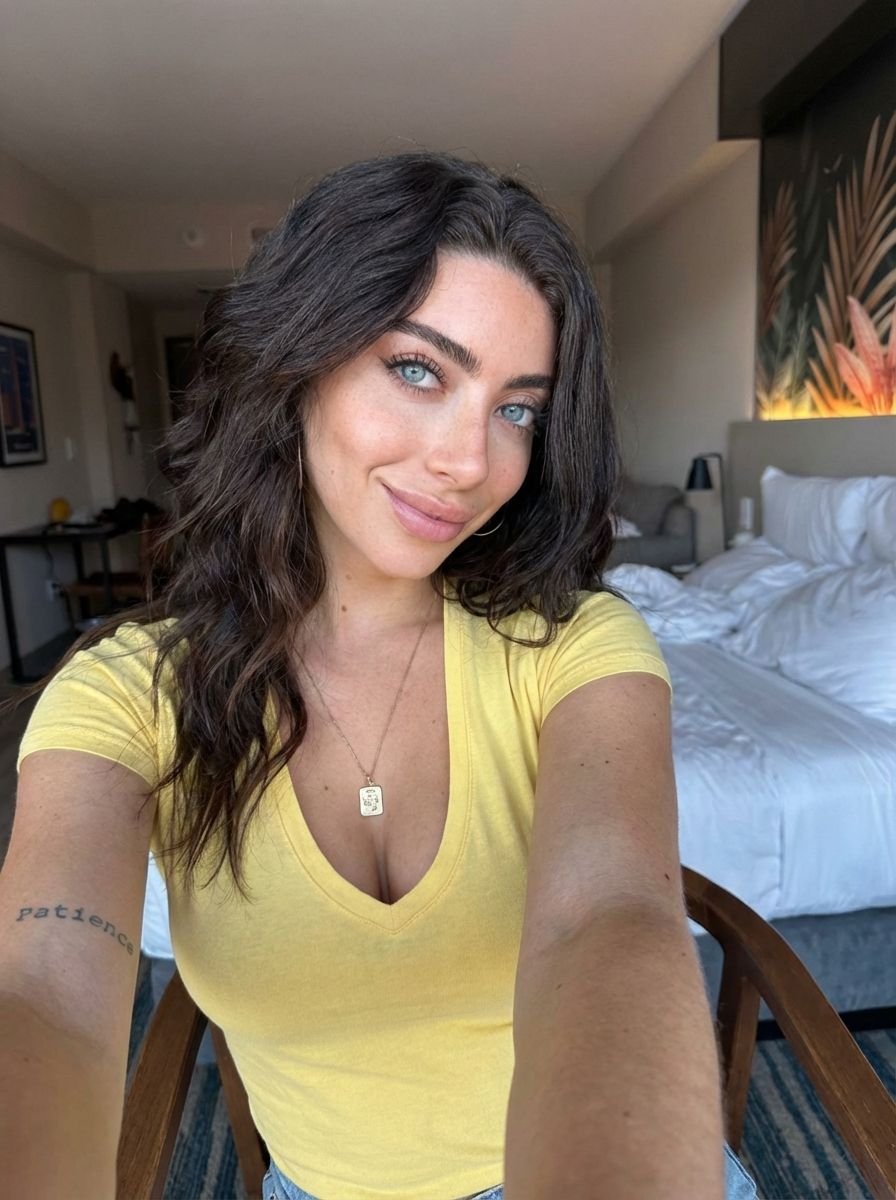 Clementine30208's profile picture. currently arguing with myy alarm, DM me if it s bullying you