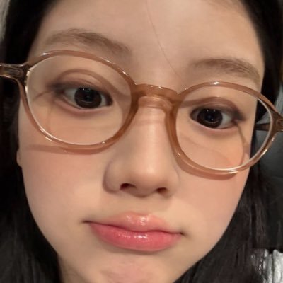 akiwyo's profile picture. 너없으면안돼