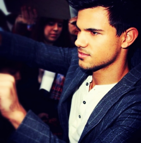 TearyTaylorFan's profile picture. Backup/Jailed account for @LautnerIsLifee.
DIEHARD TWIHARD FOREVER.
Taylor inspires me, and alters me emotionally in ways that I cannot explain.