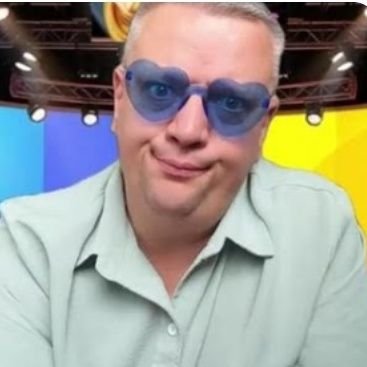 sstconcepts's profile picture. Humoriste par accident, Croquignol par vocation. 🤡 Je vends du rire parce que c'est moins fatigant que de travailler vraiment.