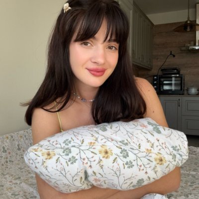 CLocher6's profile picture. 18 y.o. 🥰 Rooted in faith 🤍 🤍