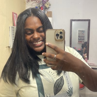 NaclaradeJesus's profile picture. do Axé.🍯✨ | Engenharia de Produção 💜 | Téc. de Segurança do Trabalho 💚 | 21y | @flamengo