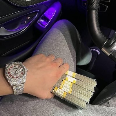 melliza_helper's profile picture. here’s my new account guys 😎🏆