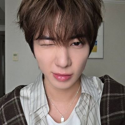 tyuntrans's profile picture. dependente emocional dos taebin.