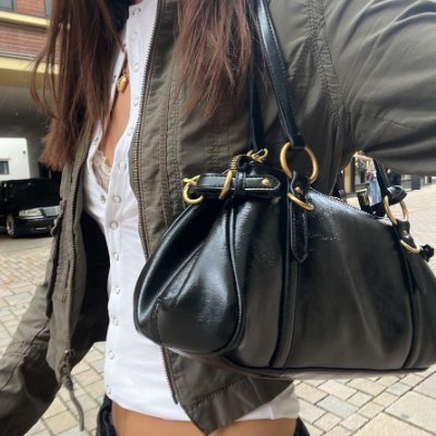 cremebambi's profile picture. my vibe could bring back christ 🪬