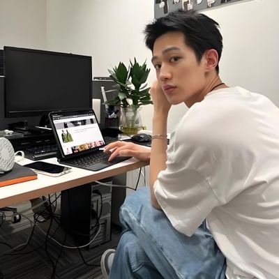 sanyecaoya's profile picture. 热爱分享点滴，乐于结识新友，在知识的星海里拾贝。愿将那些照亮我的微光，温柔地递给你，恰好温暖你的时刻。