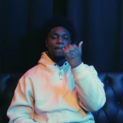 wavyblanco1's profile picture. 