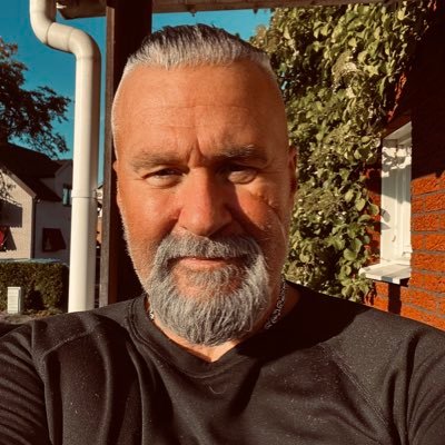 EkbergMats's profile picture. Nyfiken, spontan, obunden, frimurare, närvarande och stolt veteran, basker blå #cancerkrigare