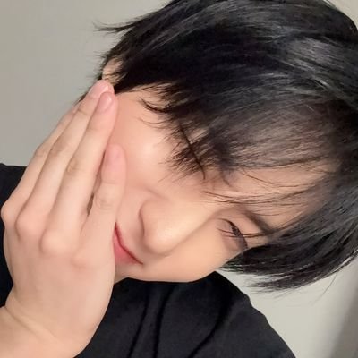 brrotemsu's profile picture. #스트레이키즈 @imsibite