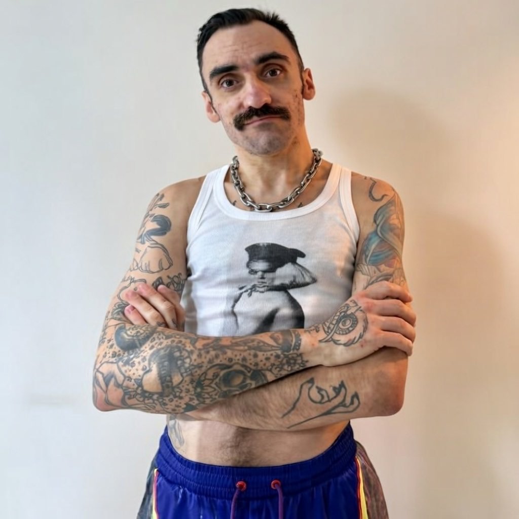 frankiefermi's profile picture. Little Monster • @LadyGaga follows & ♥︎x12 • 𝙱𝚎 𝙺𝚒𝚗𝚍 • He/him