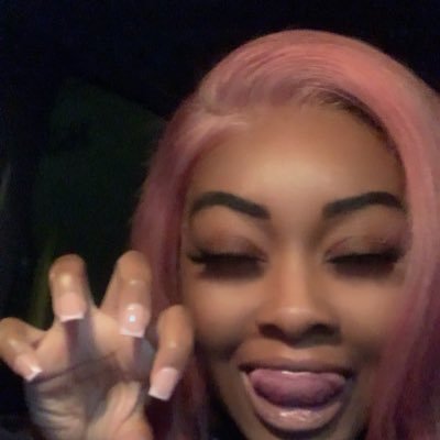 SexyyPrincesa's profile picture. 25 ⋆˚✿˖ | fearfully & wonderfully made💜 Proverbs 31:25-26🧘🏽‍♀️