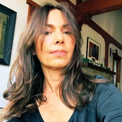 Founding member of the Bangles. In the limelight making lemonade ☀️