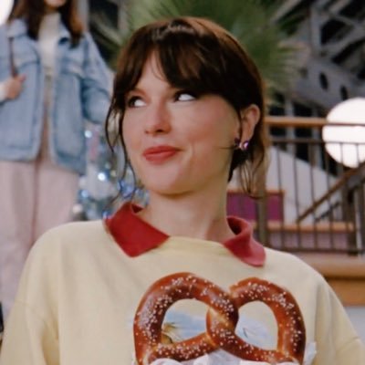 shakeitmondler's profile picture. taylor swift & formula 1 & books & cats