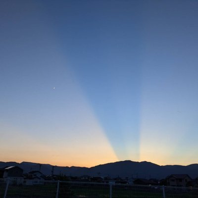 moko549104's profile picture. 歴史、経済、政治、医療、食の嘘…そしてこの世の大きな闇を知ってから、この世の真実とは何だろうかと自分なりに追求中。病院勤務ですが、ワクチン打っていません。発達障害、グレーゾーンのわが子は大きく改善。今は歴史的転換期という明るい希望も持ってます。意識が現実をつくるという量子力学的思考が好きです。日本が好きです。