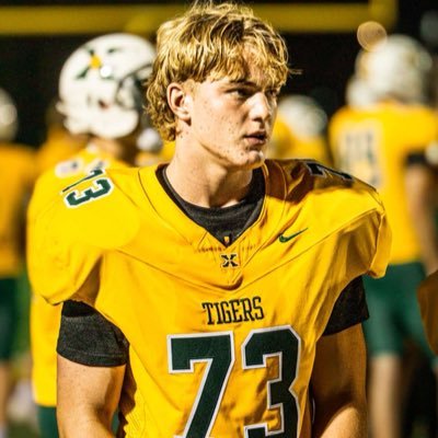 EzekielMLorenz's profile picture. CO 28|EDGE St X Football|St X T&F|6’5” 220