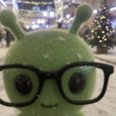 monocerotisv's profile picture. 𝟴𝟯𝟴 — light echo in human form.