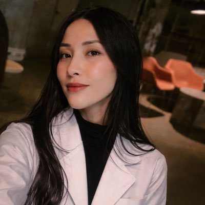 larisjours's profile picture. médica, bts army e mãe de gatos, OT7 / 아포방포 💜