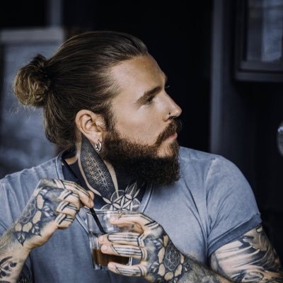 RiseFromEnvy's profile picture. photographer, wrestling mark, traveler. — 鳥のように自由。— parody — MS/MV. — discord: dutchpandabae_