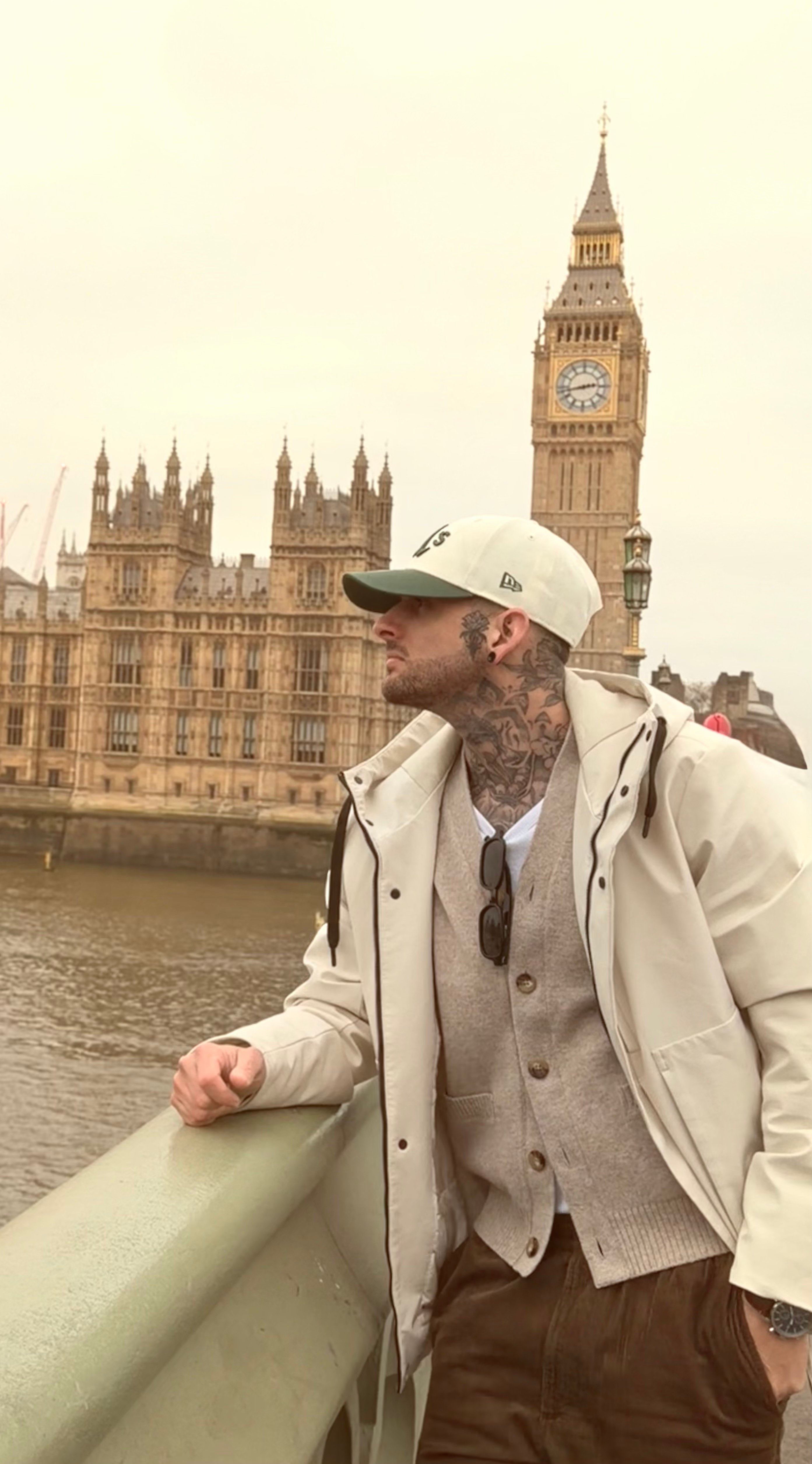 RolyLeyvaX's profile picture. 