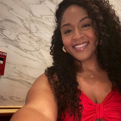 _LindaMarie_'s profile picture. 