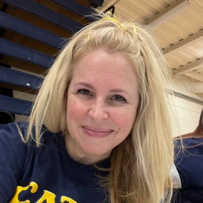 _Lyn_D's profile picture. Legend since ‘77 👸🏼 Spartan for Life 💚 Love your people right out loud 🤍 supermomx3 🥍 📣 ⚽️ 💙 🐝 Athlete 🎾 “We don’t take a backseat to anybody”