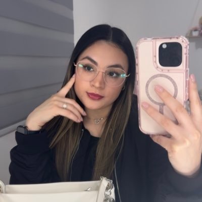 Analorenarosas8's profile picture. あい 🌻🍃 Insta: lorenarosas8a