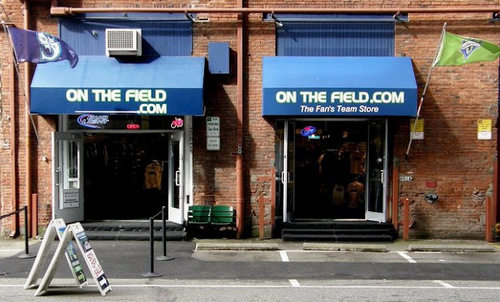 On the Field is your source for all of the best MLB, NFL, NBA, Sounders and NCAA sportswear.