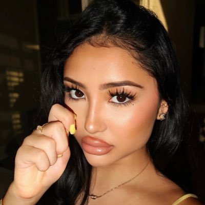 ELARYUH's profile picture. Mixed gyal || Hawai’i