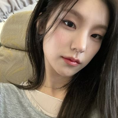 peredaxran's profile picture. carries warmth, elegance, and a voice that lingers in hearts