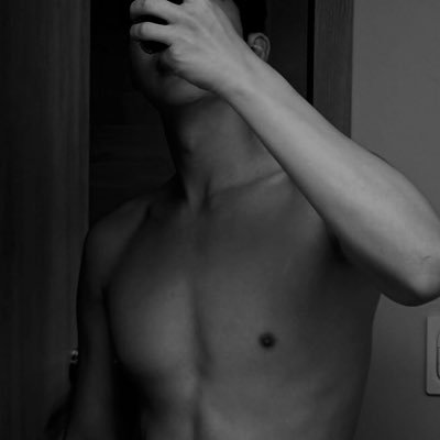 xxuroxx_69's profile picture. รีโพสต์คลิปละ 50.- | Popper ขวดละ 399.- ปักหมุดหน้าโปรไฟล์ (ส่งฟรี) | หนังเสียน้ำ อยู่ในวิดีโอ คัดลงแต่เด็ดๆ 🍆💦